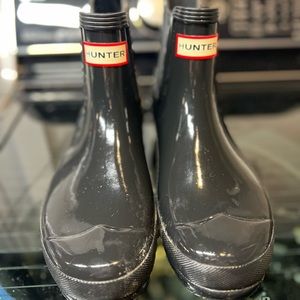 Like New (worn once) Hunter High Gloss Ankle Rain Boots.